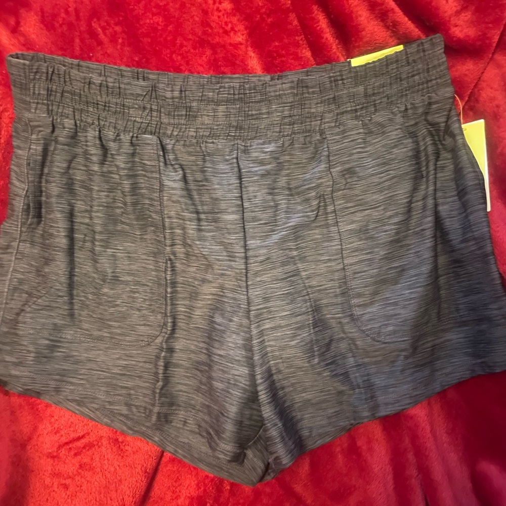 All in Motion Mid-Rise Women's Athletic Knit Shorts 5" Inseam Dark Gray  1X  NEW